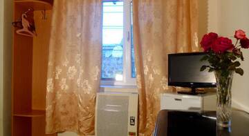 Фото номера Двухместный номер эконом-класса с 1 кроватью или 2 отдельными кроватями Гостевой дом СимСим г. Заозёрное 3