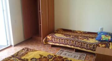Фото номера Стандартный трехместный номер Гостевой дом Inn Almaz г. Заозёрное 3
