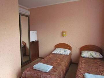 Фото номера Двухместный номер с 2 отдельными кроватями Гостиница Guest House Ada-Hajal г. Заозёрное 2